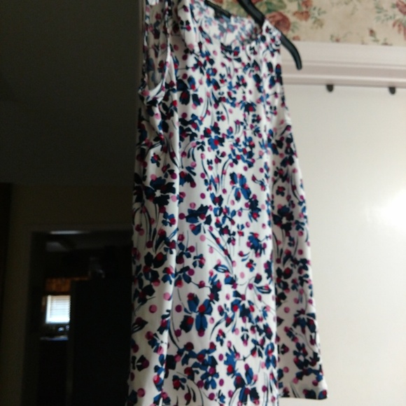 Top - Picture 2 of 2